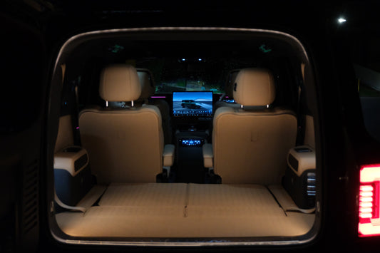 Video demonstration of the BAOLAB hidden perimeter boot light for Denza B8, showing the welcome animation and full cargo-area illumination at night.